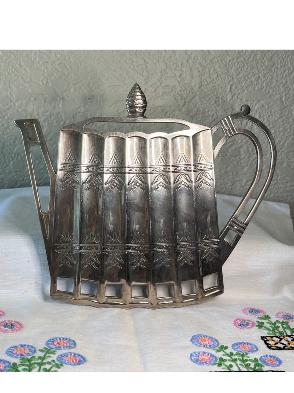 Vintage Pewter Teapot Trivet / Hot Plate – Art Nouveau Style Kitchen Decor